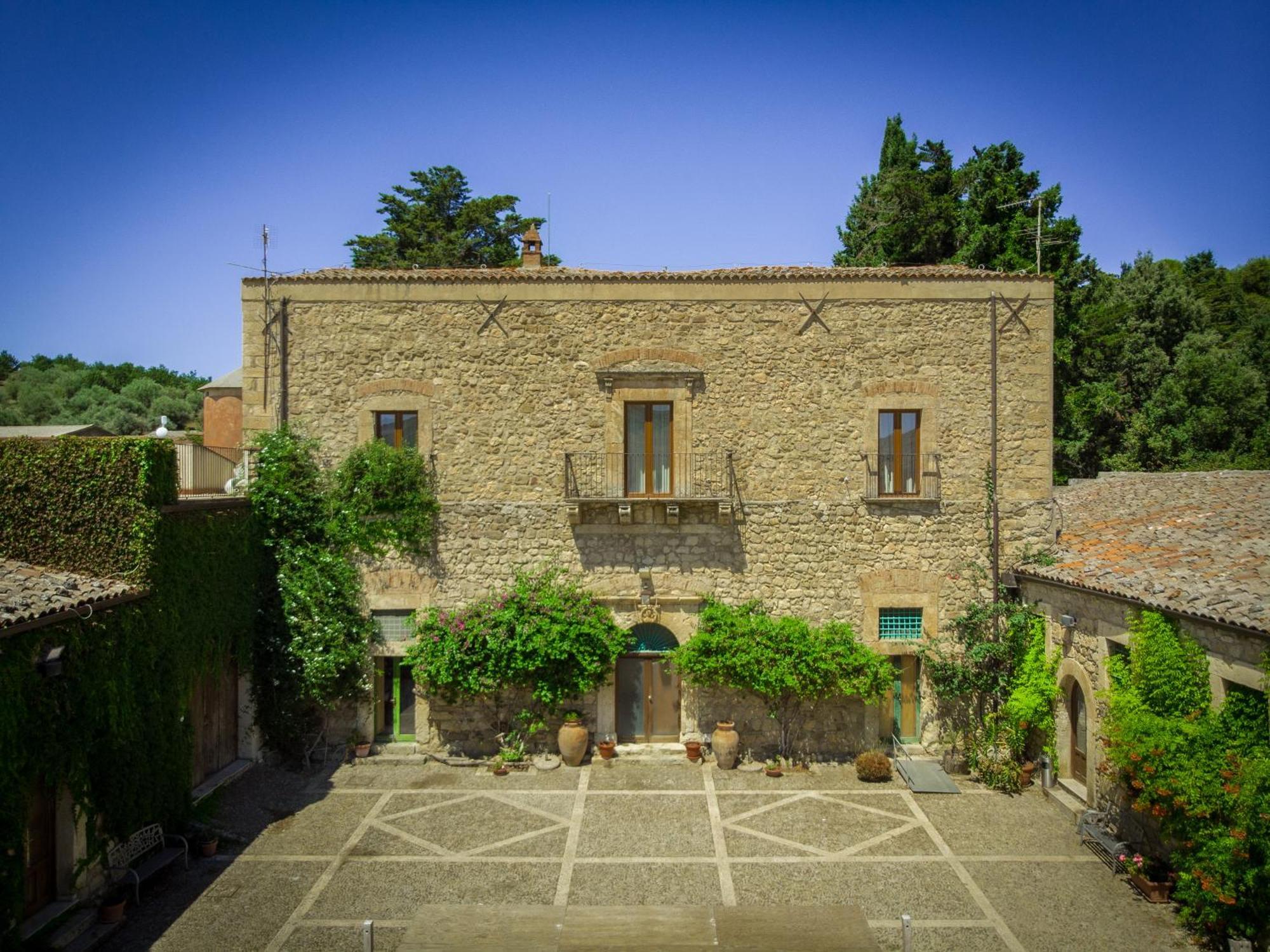 Agriturismo Feudo Tudia Landro Екстериор снимка