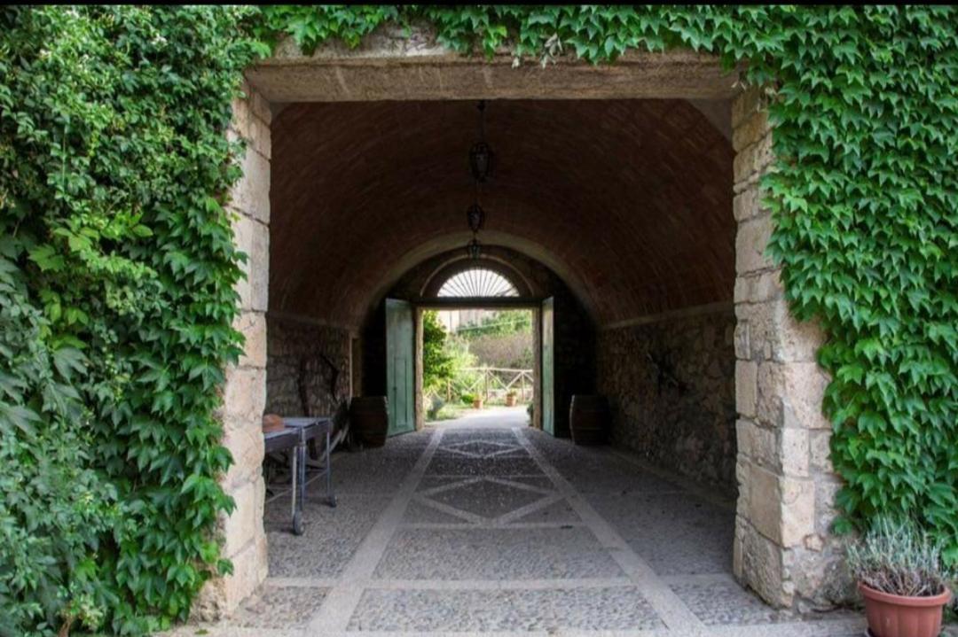 Agriturismo Feudo Tudia Landro Екстериор снимка