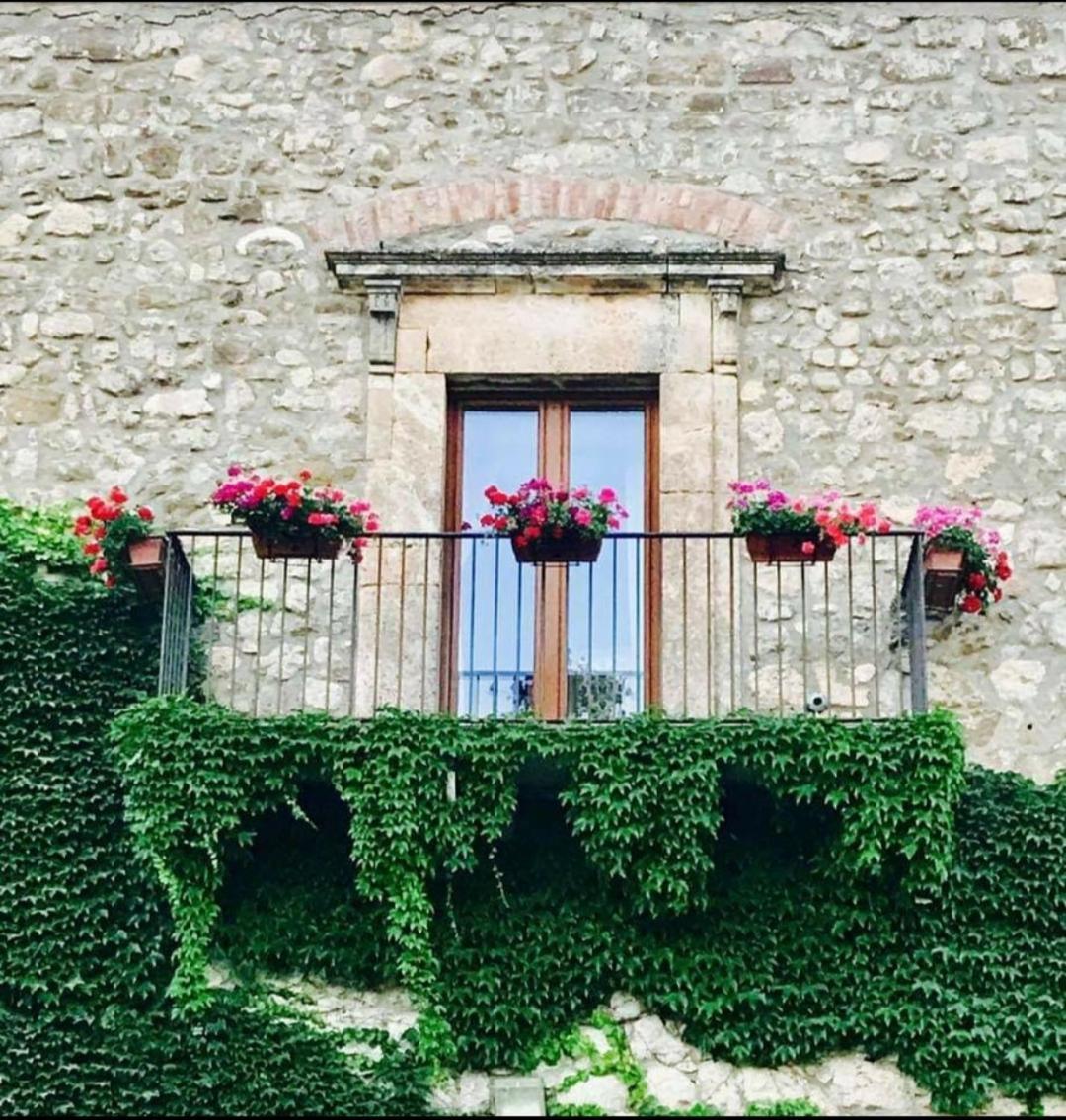 Agriturismo Feudo Tudia Landro Екстериор снимка